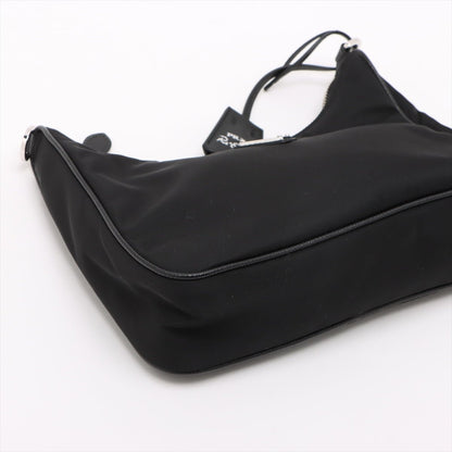 Second hand Prada Re-Edition 2005 Econyl Nylon Pouch Crossbody Black - Tabita Bags