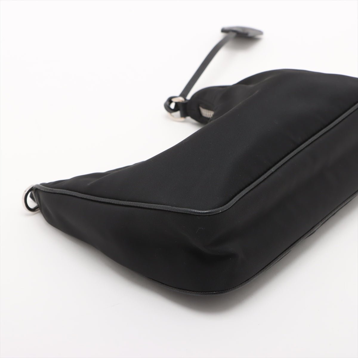 Second hand Prada Re-Edition 2005 Econyl Nylon Pouch Crossbody Black - Tabita Bags