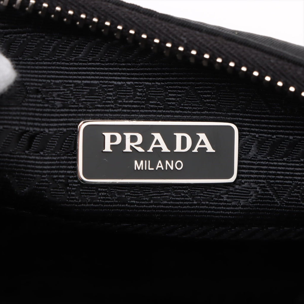 Second hand Prada Re-Edition 2005 Econyl Nylon Pouch Crossbody Black - Tabita Bags