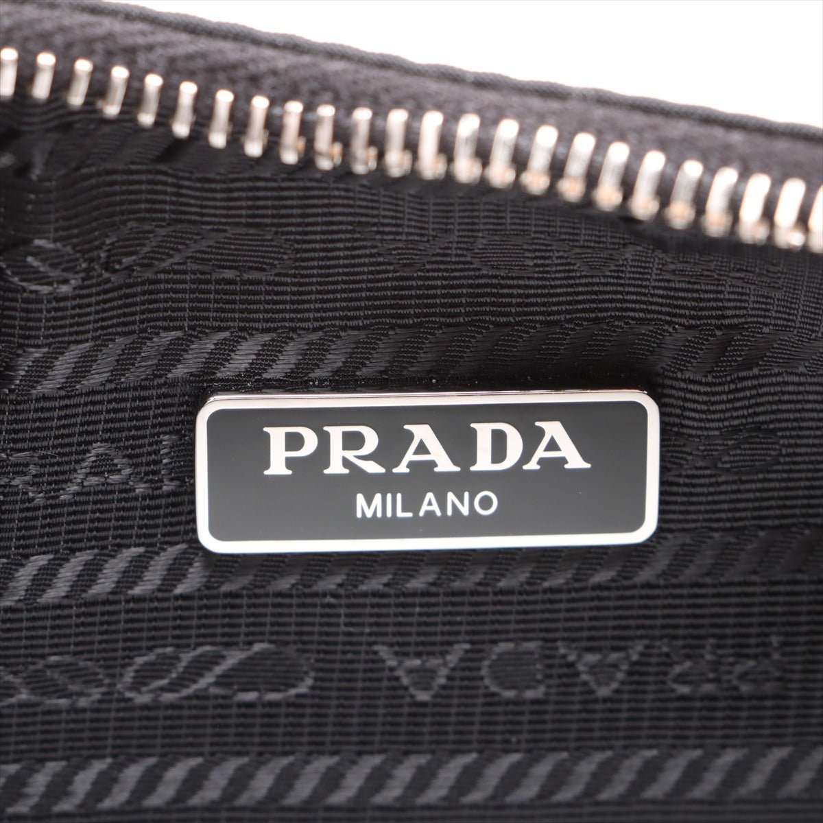 Second hand Prada Re-Edition 2005 Econyl Nylon Pouch Crossbody Black - Tabita Bags