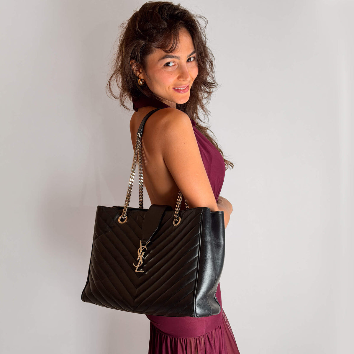 Second hand Saint Laurent Cassandra Lambskin Leather Chevron Quilted Shopper Handbag Black - Tabita Bags
