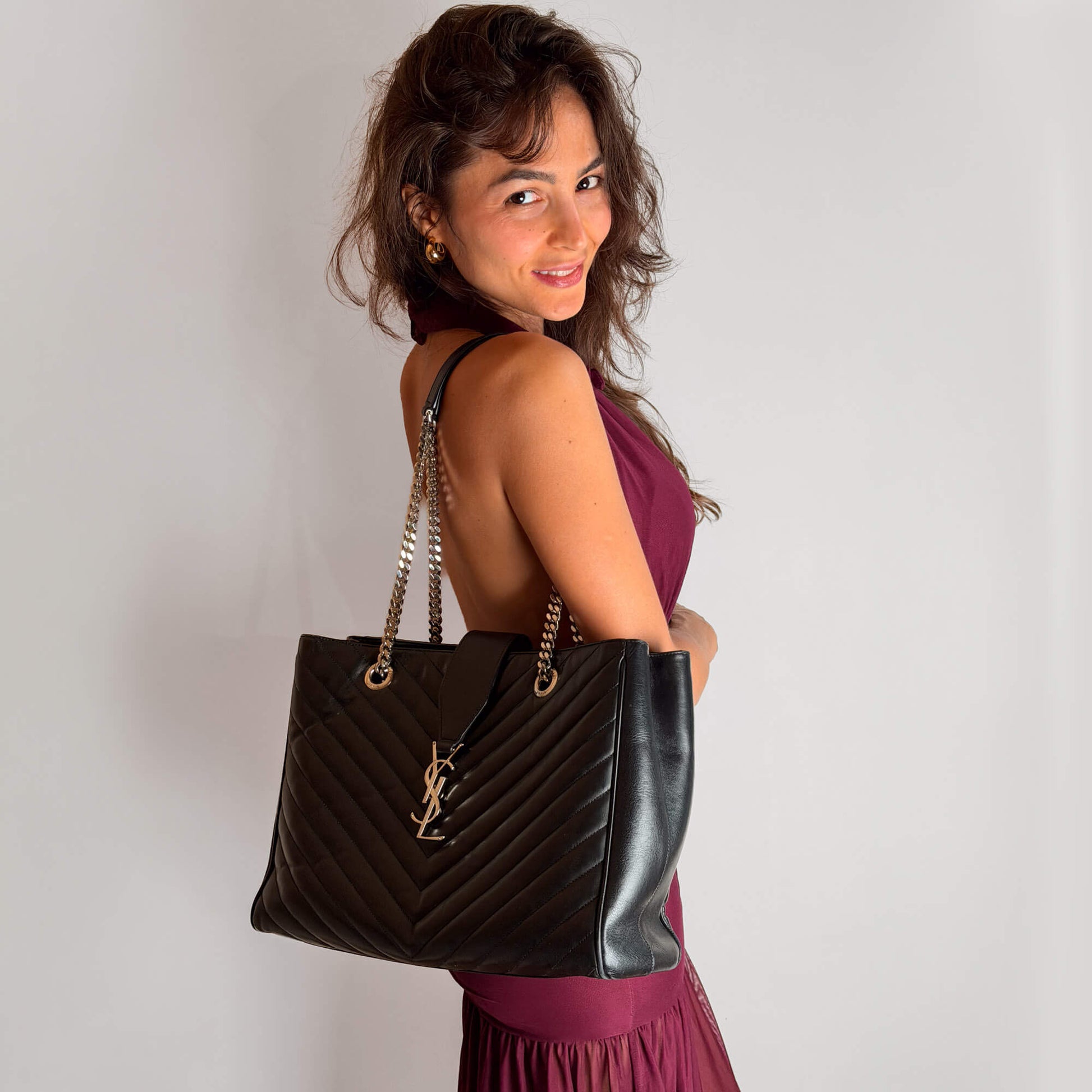 Second hand Saint Laurent Cassandra Lambskin Leather Chevron Quilted Shopper Handbag Black - Tabita Bags