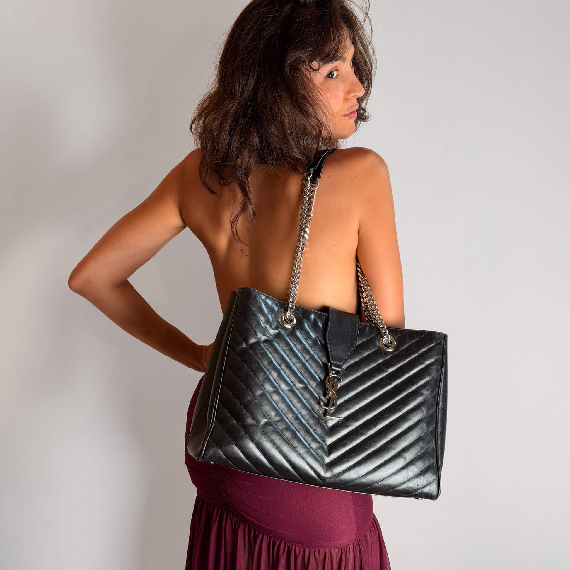 Second hand Saint Laurent Cassandra Lambskin Leather Chevron Quilted Shopper Handbag Black - Tabita Bags