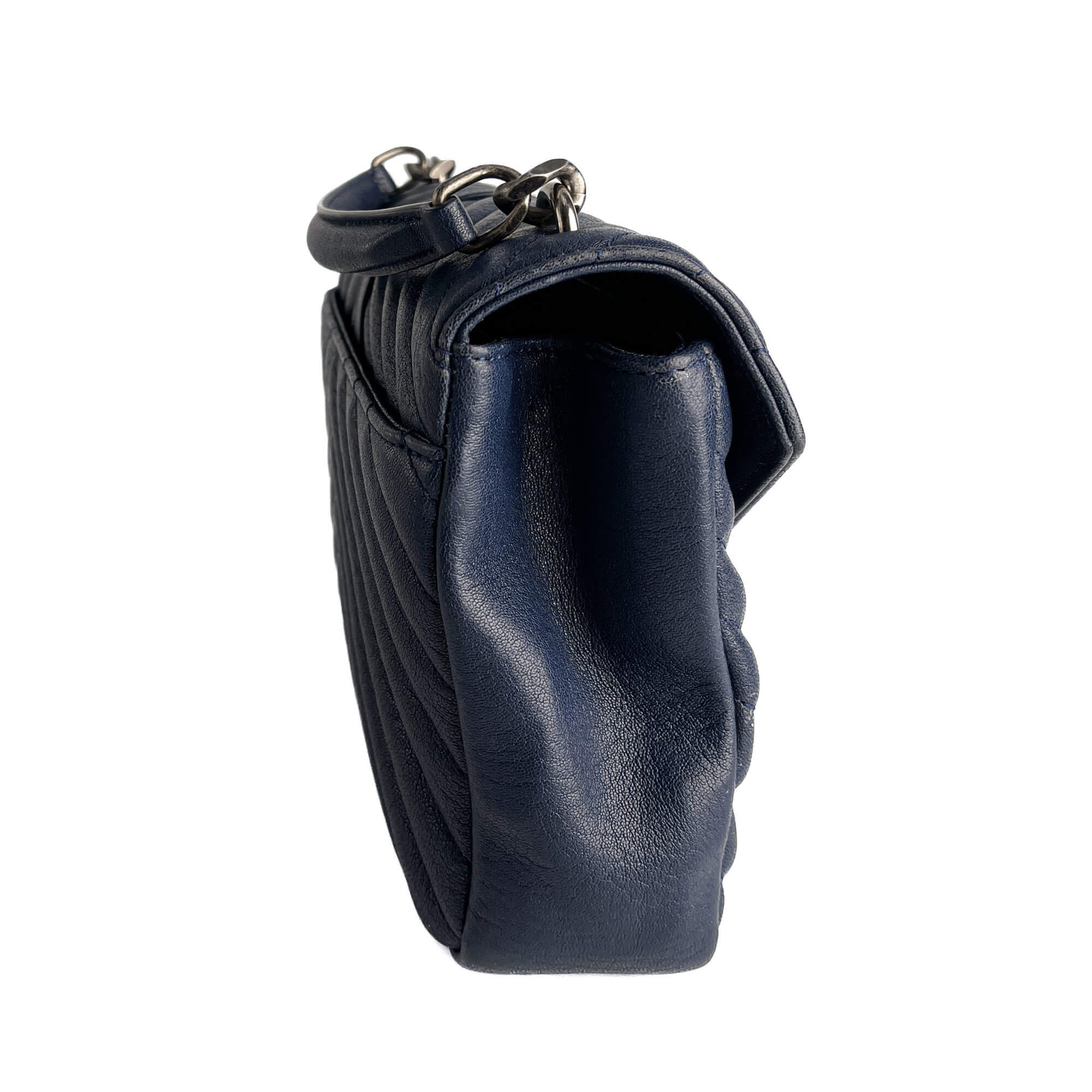 Second hand Saint Laurent College Medium Chevron Quilted Leather 2 - Ways Envelope Bag Navy - Tabita Bags