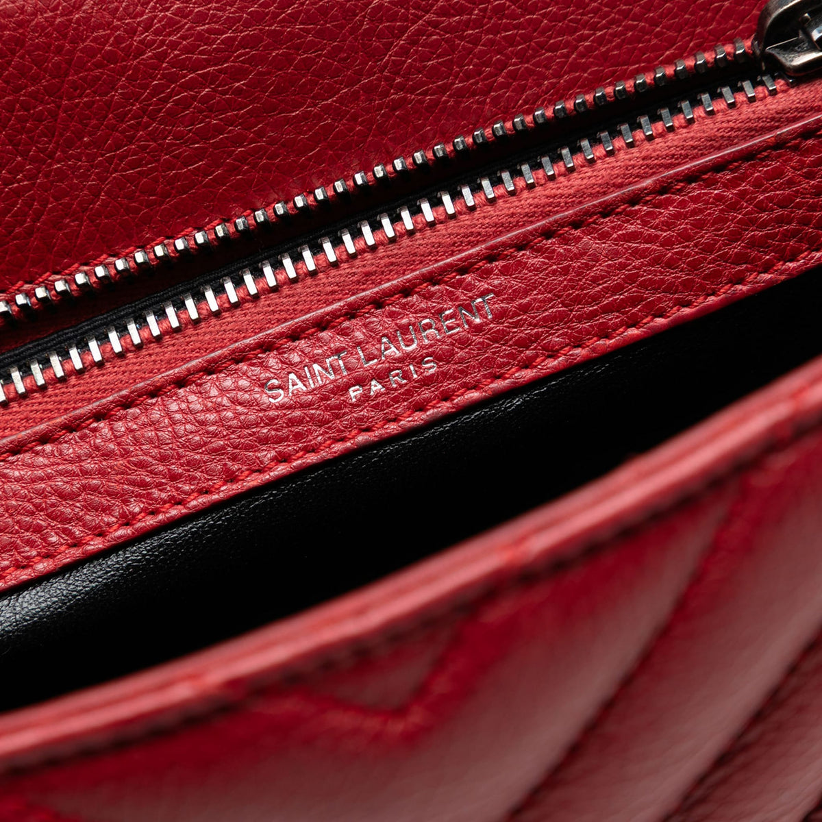 Second hand Saint Laurent College Medium Chevron Quilted Leather 2 - Ways Envelope Bag Red - Tabita Bags