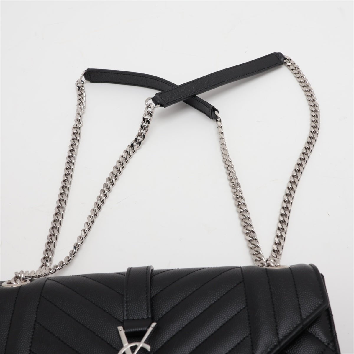 Second hand Saint Laurent Envelope Medium Embossed Grained Leather 2 - Ways Envelope Bag Black - Tabita Bags