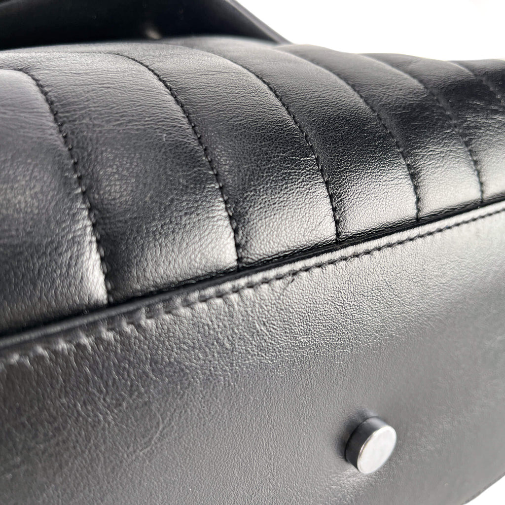 Second hand Saint Laurent Loulou Large Leather Chevron Quilted Envelope Shoulder Bag Black - Tabita Bags