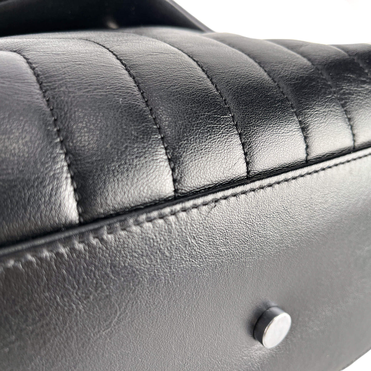 Second hand Saint Laurent Loulou Large Leather Chevron Quilted Envelope Shoulder Bag Black - Tabita Bags