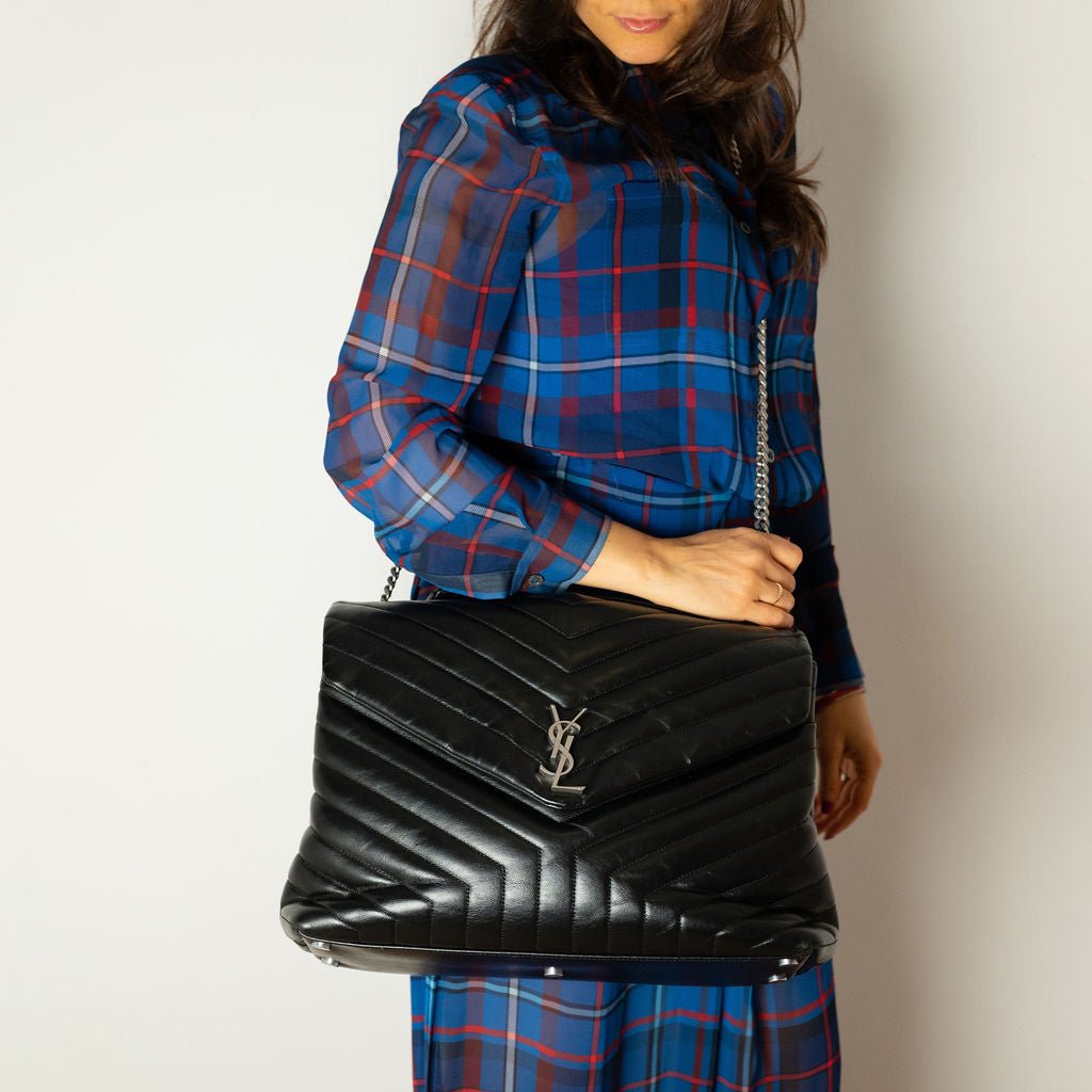 Second hand Saint Laurent Loulou Large Leather Chevron Quilted Envelope Shoulder Bag Black - Tabita Bags