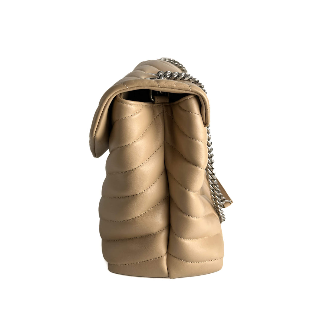 Second hand Saint Laurent Loulou Medium Leather Chevron Quilted Envelope Shoulder Bag Beige - Tabita Bags