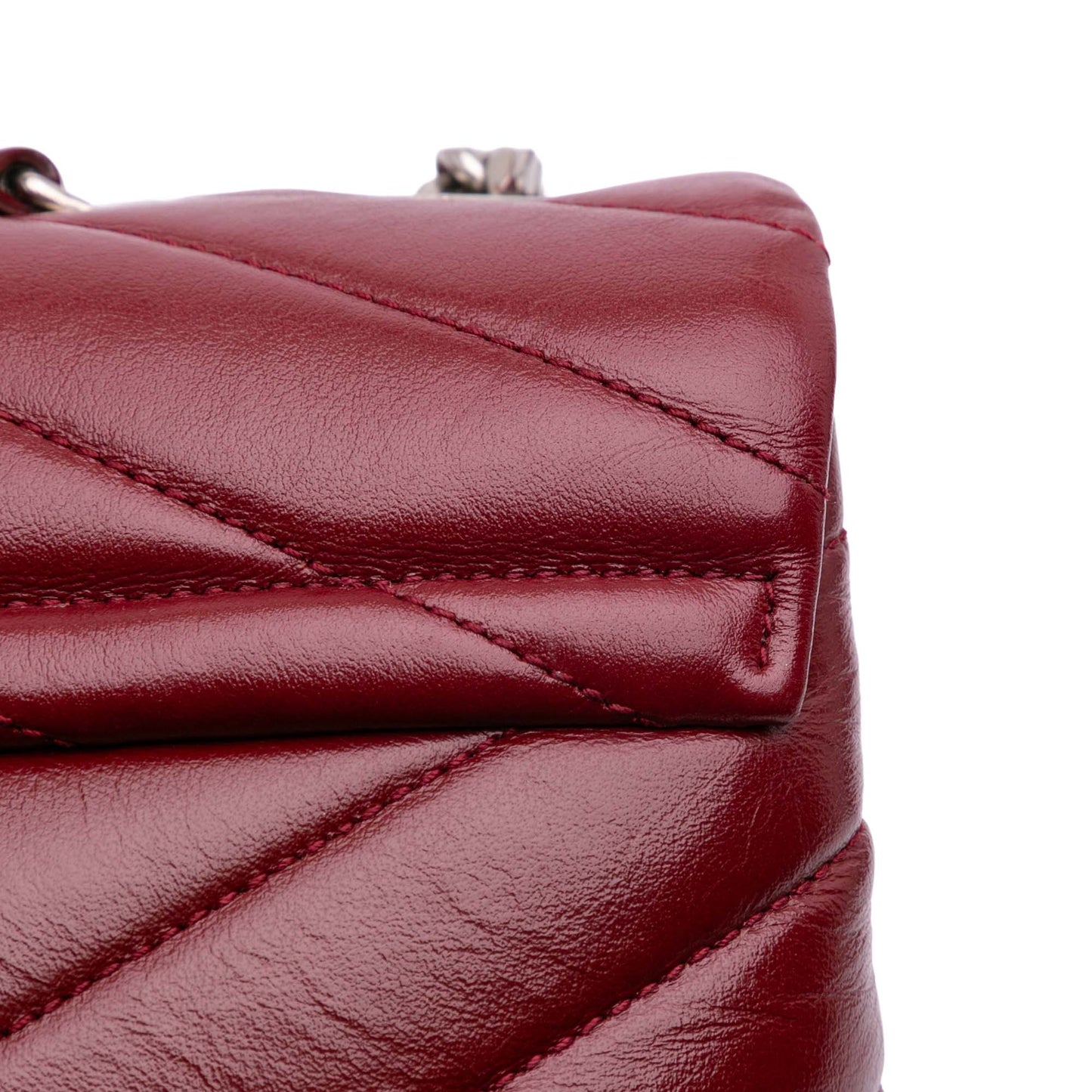 Second hand Saint Laurent Loulou Medium Leather Chevron Quilted Envelope Shoulder Bag Red - Tabita Bags