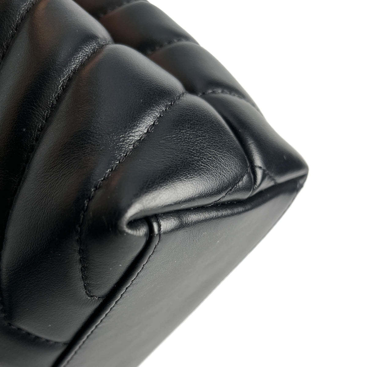 Second hand Saint Laurent Loulou Small Chevron Quited Leather 2 - Ways Envelope Bag Black - Tabita Bags