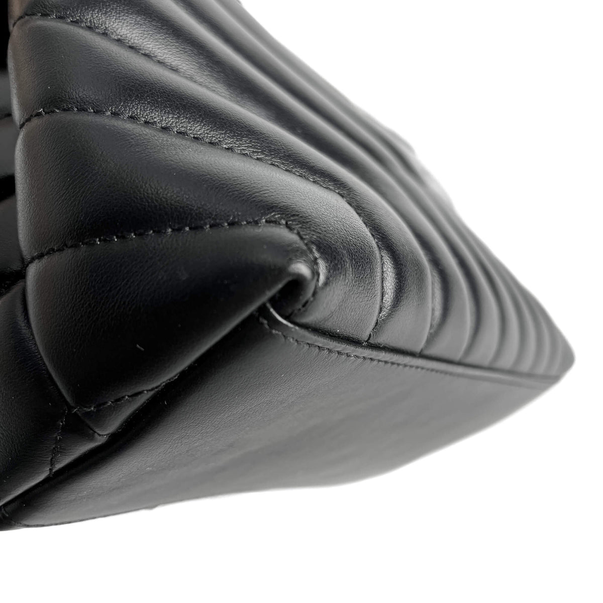 Second hand Saint Laurent Loulou Small Chevron Quited Leather 2 - Ways Envelope Bag Black - Tabita Bags
