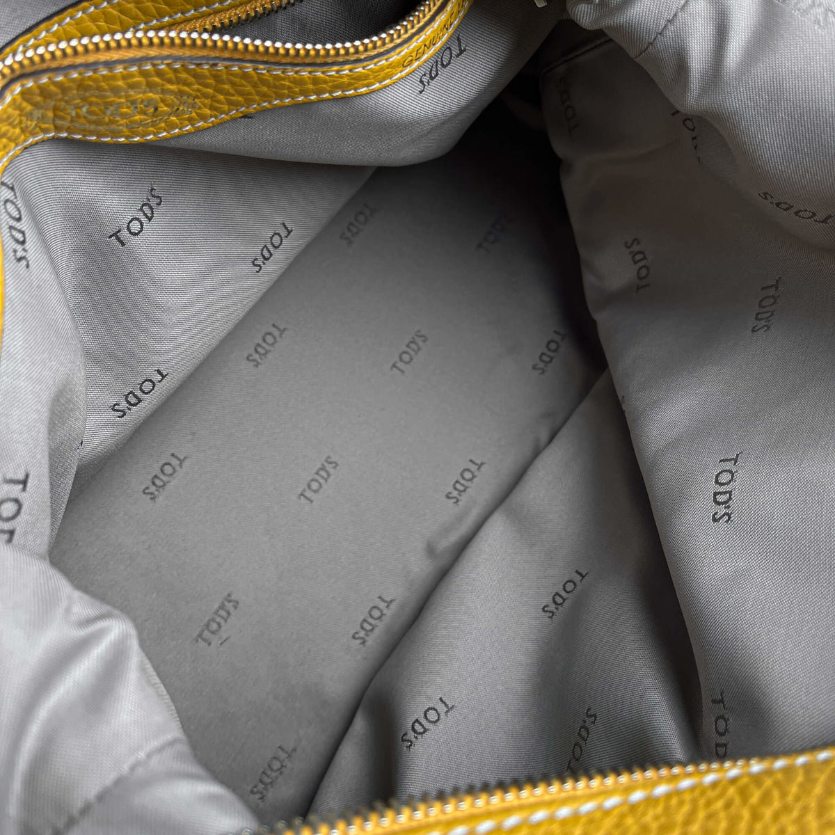 Second hand Tod's D-Styling Leather Trunk Crossbody Yellow - Tabita Bags