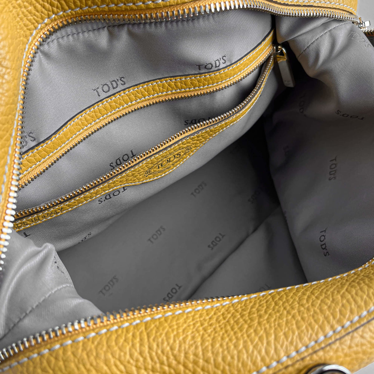 Second hand Tod's D-Styling Leather Trunk Crossbody Yellow - Tabita Bags
