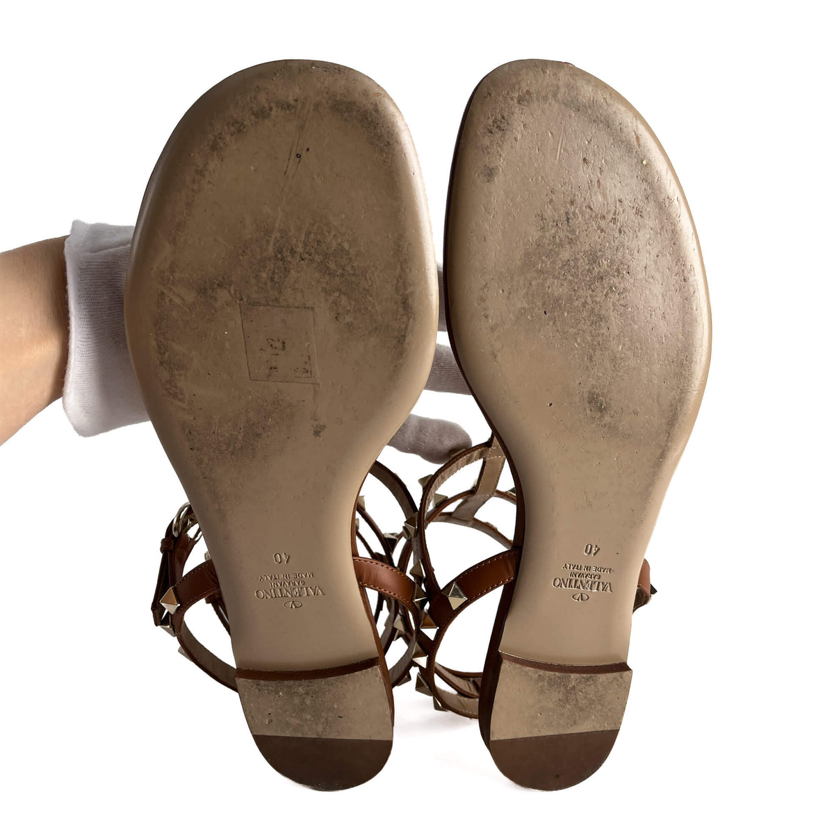 Second hand Valentino Garavani Rockstud Calfskin Leather Flat Straps Sandals 40 Caramel - Tabita Bags