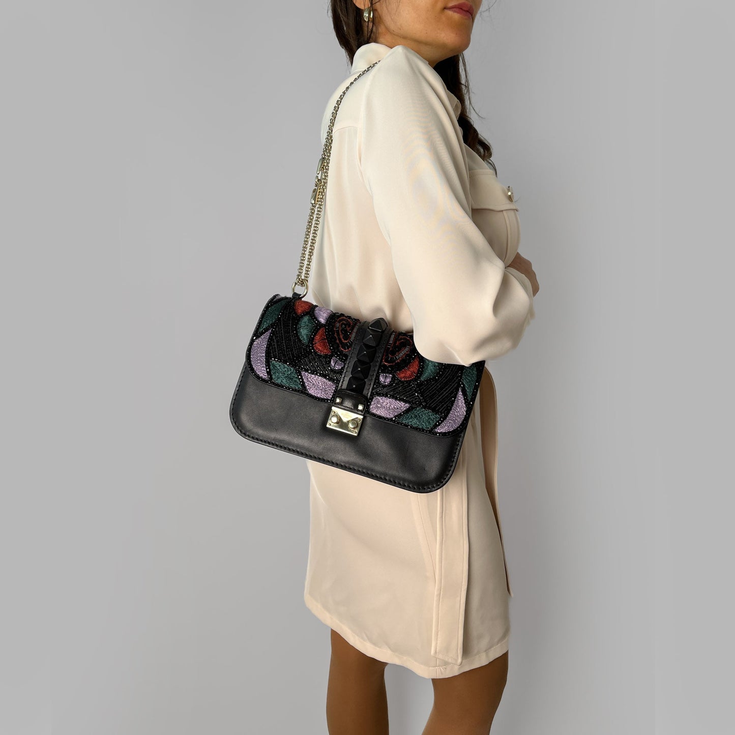 Second hand Valentino Garavani Rockstud Glam lock Large Calfskin Leather Embroidered Flap Shoulder Bag Black - Tabita Bags