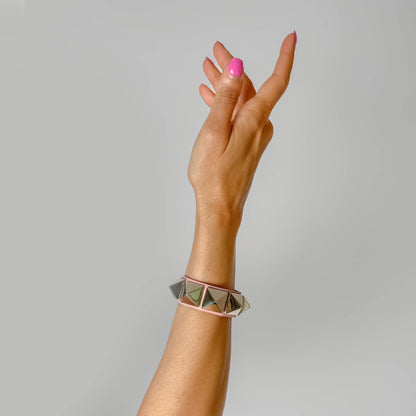 Second hand Valentino Garavani Rockstud Leather Bracelet Pink - Tabita Bags