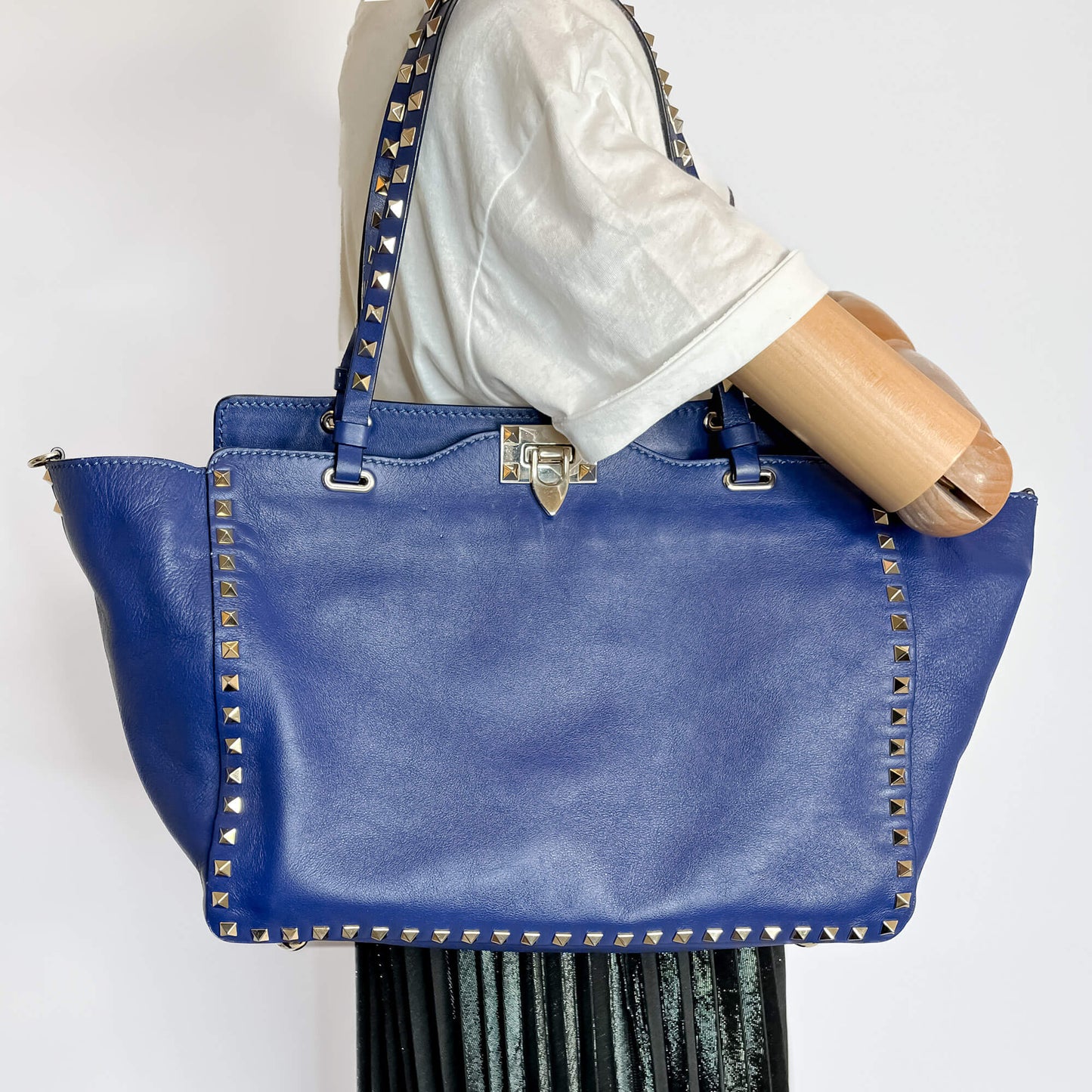 Second hand Valentino Garavani Rockstud Medium Calfskin Leather 2 - Ways Tote Bag Blue - Tabita Bags