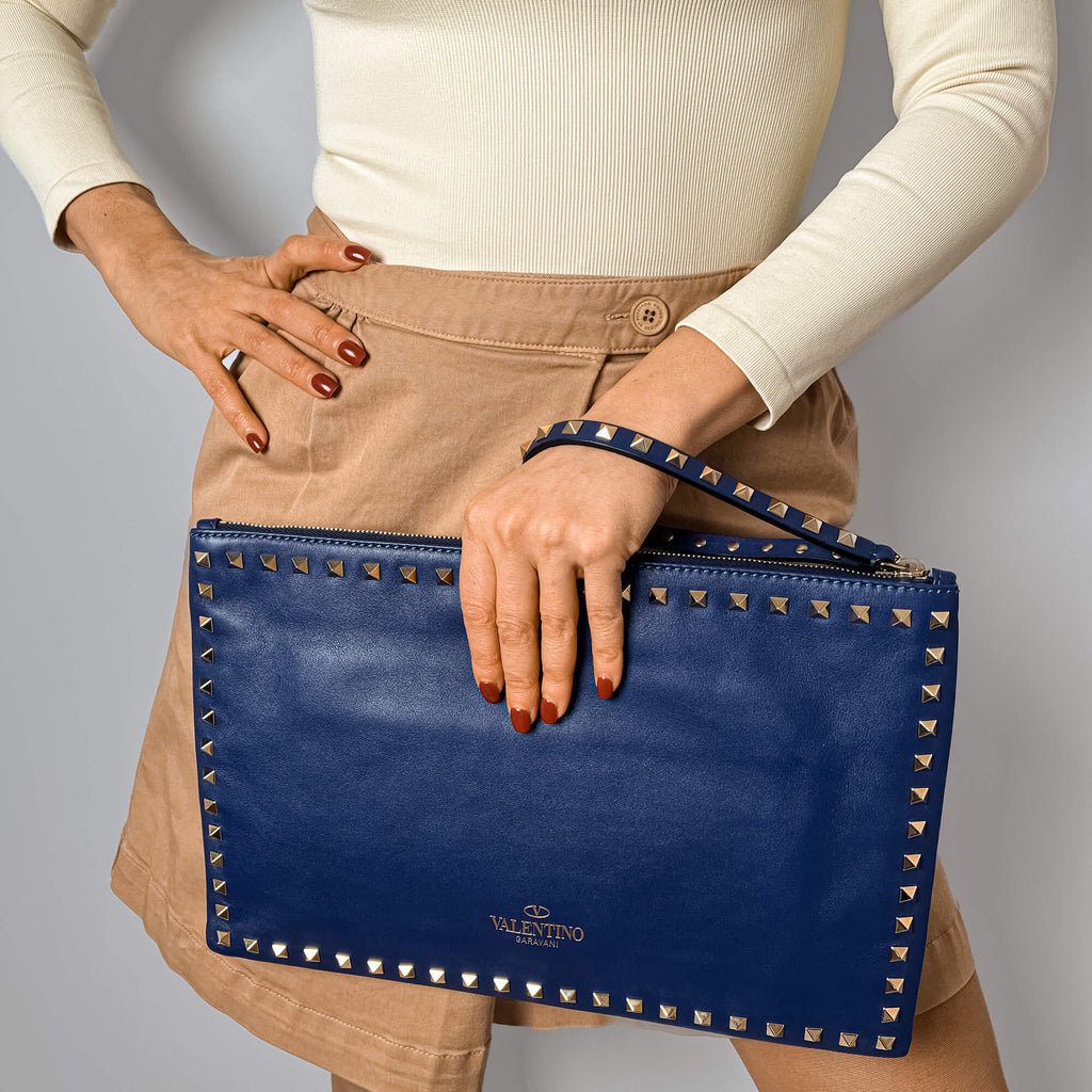 Second hand Valentino Garavani Rockstud Medium Calfskin Leather Pouch Blue - Tabita Bags