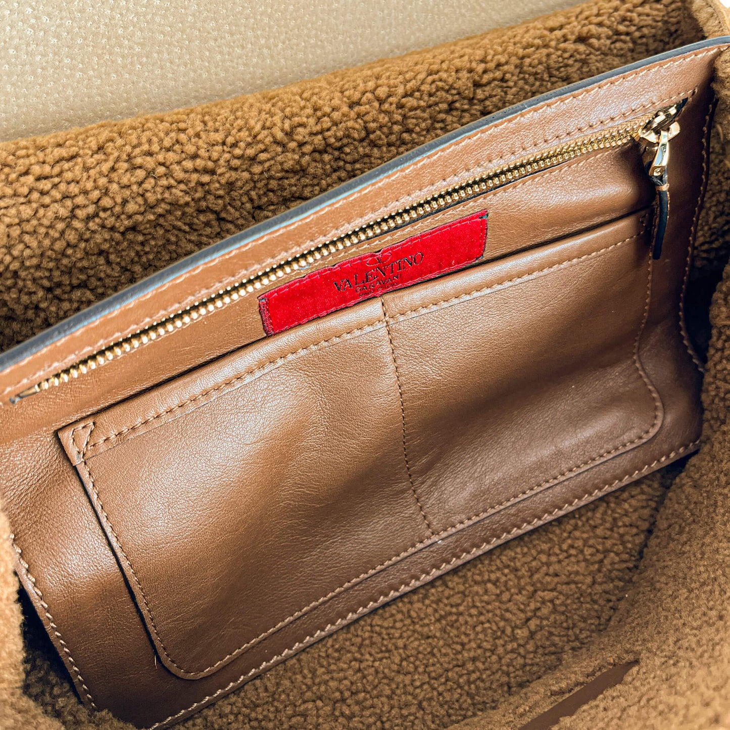 Second hand Valentino Garavani Rockstud Winter Medium Suede & Shearling Tote Shoulder Bag Caramel - Tabita Bags