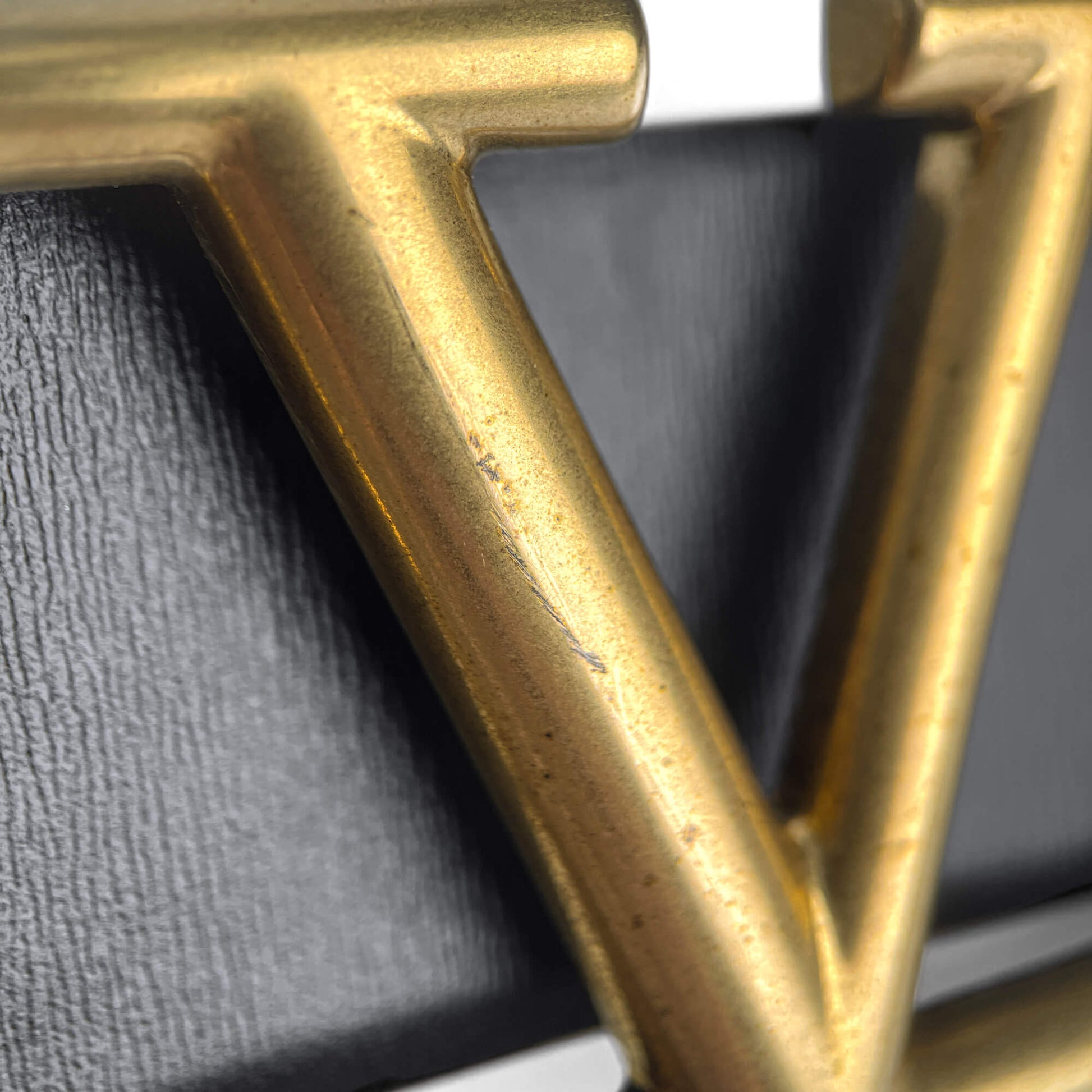 Second hand Valentino Garavani VLOGO Calfskin Leather Reversible Wide Belt 95/38 Black - Tabita Bags