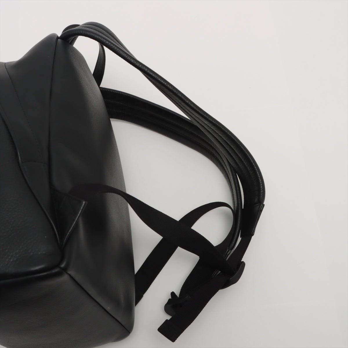 Second hand Balenciaga Everyday Backpack Black Leather - Tabita Bags