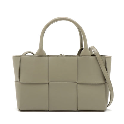 Second hand Bottega Veneta The Arco Mini Maxi Intrecciato Leather 2-Ways Tote Bag Green - Tabita Bags