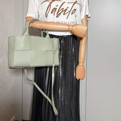 Second hand Bottega Veneta The Arco Mini Maxi Intrecciato Leather 2-Ways Tote Bag Green - Tabita Bags