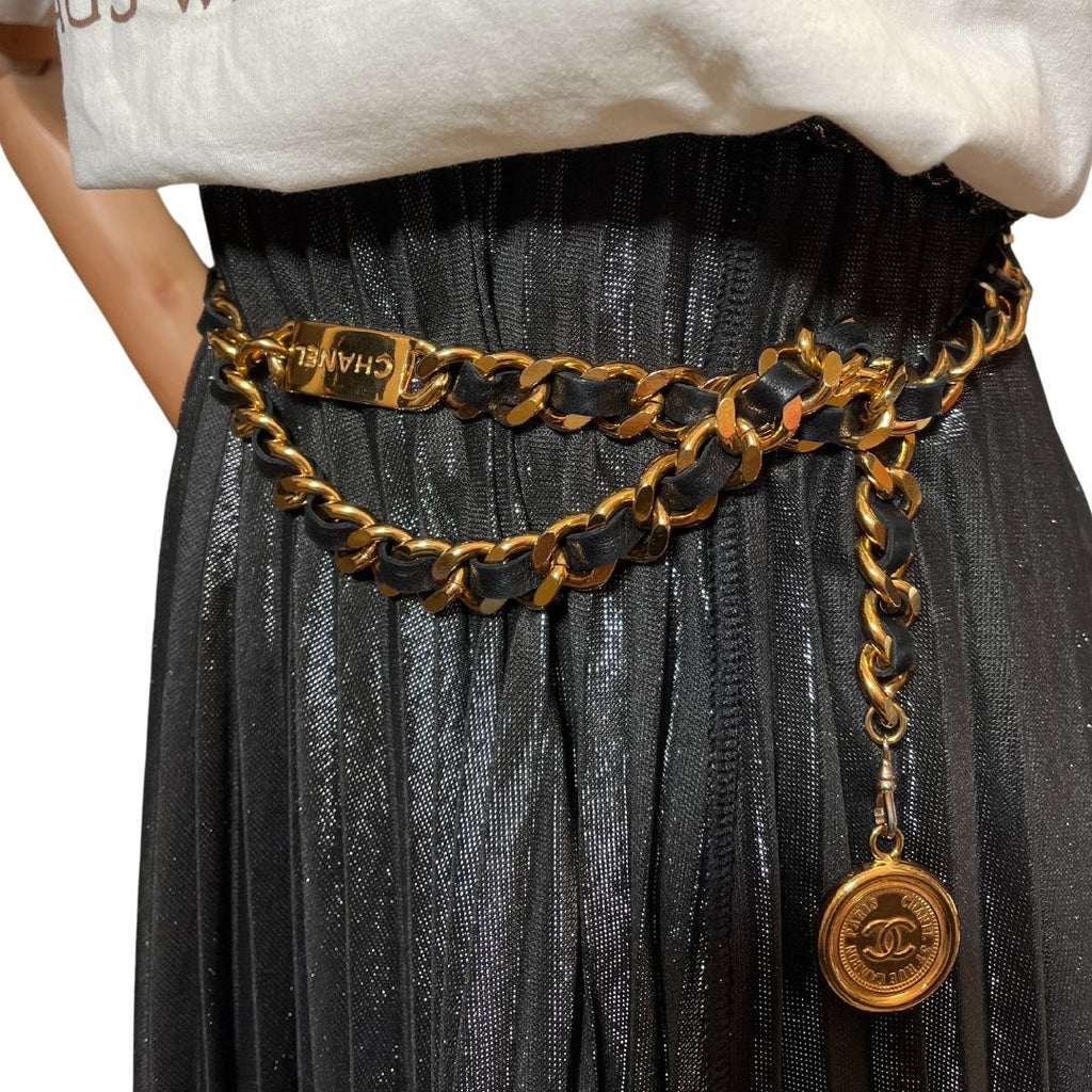 Second hand Chanel 31 Rue Cambon Leather Chain Belt Gold × Black - Tabita Bags