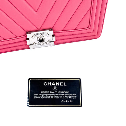 Second hand Chanel Boy Medium Chevron Calfskin Pink Bag - Tabita Bags