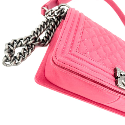 Second hand Chanel Boy Medium Quilted Calfskin Pink Bag - Tabita Bags