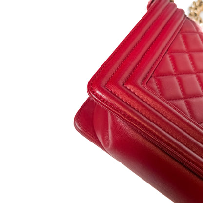 Second hand Chanel Boy Medium Quilted Calfskin Red Flap Bag - Tabita Bags