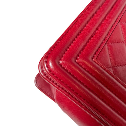 Second hand Chanel Boy Medium Quilted Calfskin Red Flap Bag - Tabita Bags