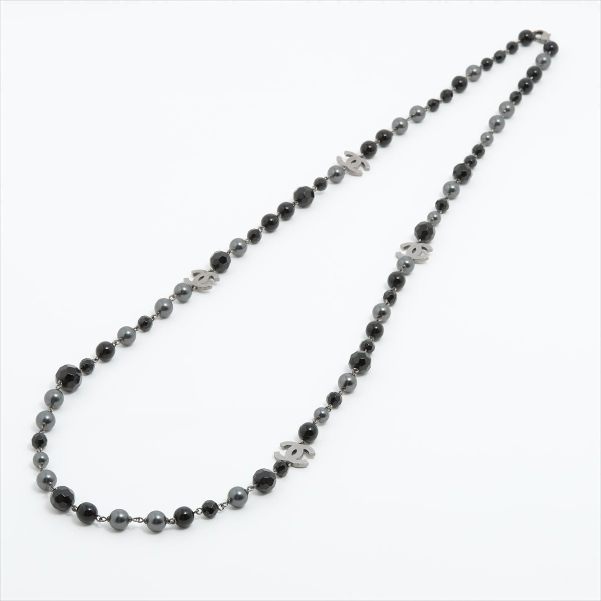 Second hand Chanel Coco Long Necklace Faux-Perles Black Silver - Tabita Bags