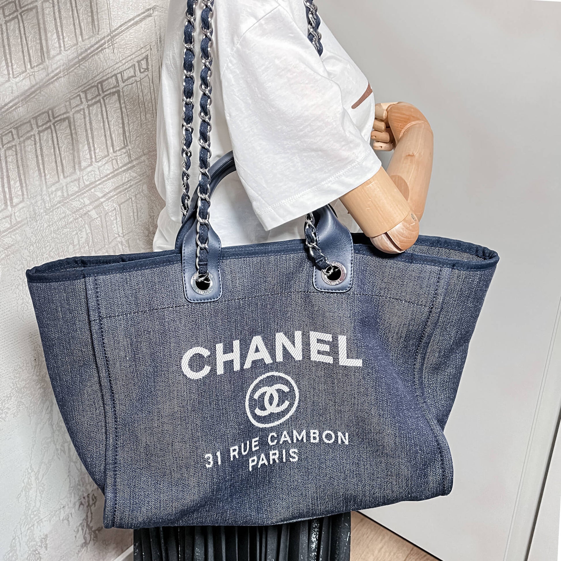 Second hand Chanel Deauville MM Canvas & Leather Denim Blue Silver - Tabita Bags