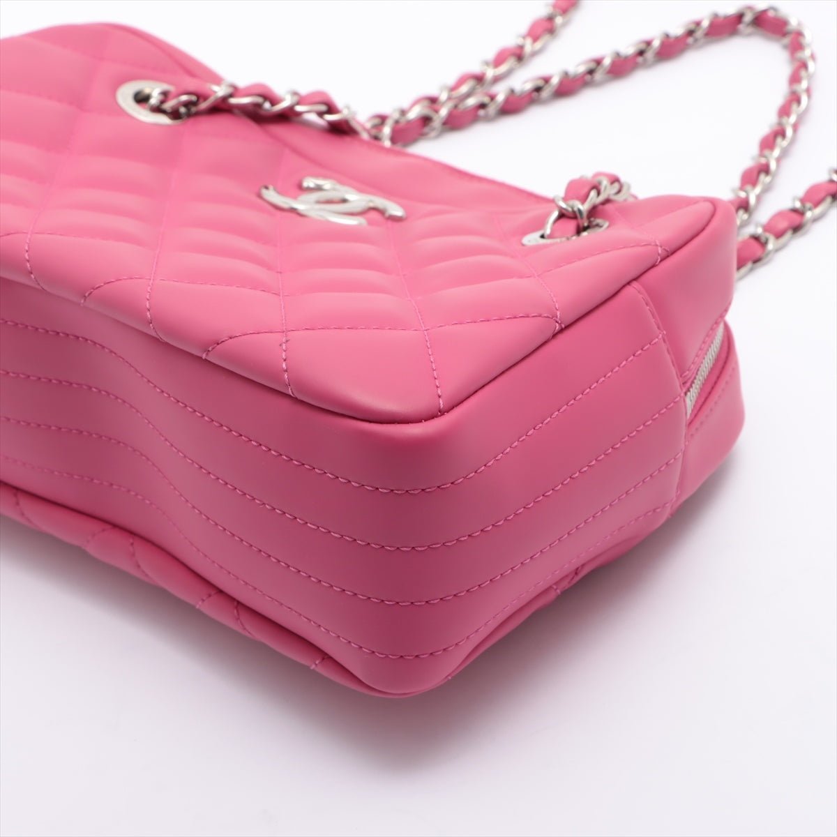 Second hand Chanel Matelasse Rubber Chain Pink Silver Metal - Tabita Bags