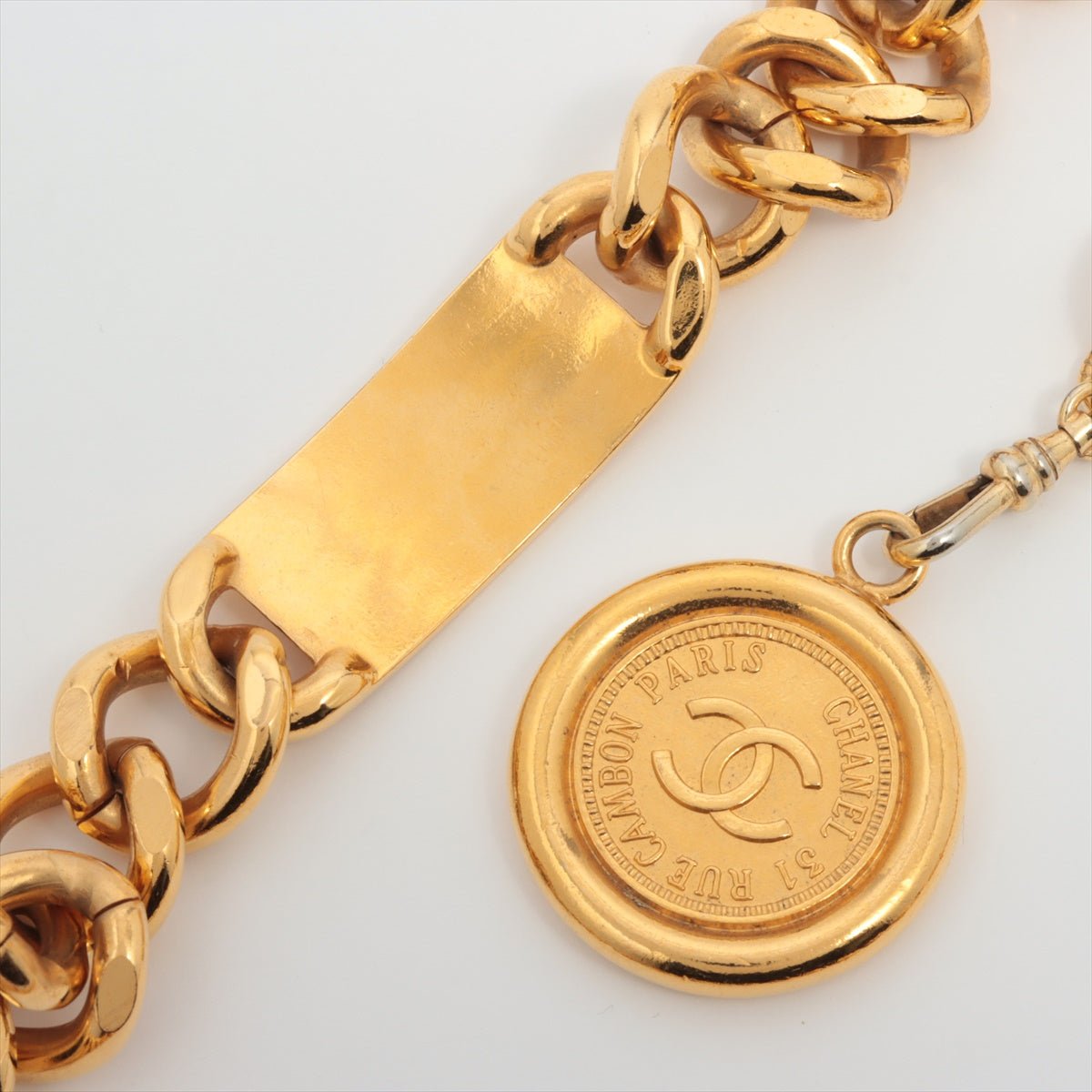 Second hand Chanel Medallion 31 Rue Cambon Chain Belt Gold - Tabita Bags