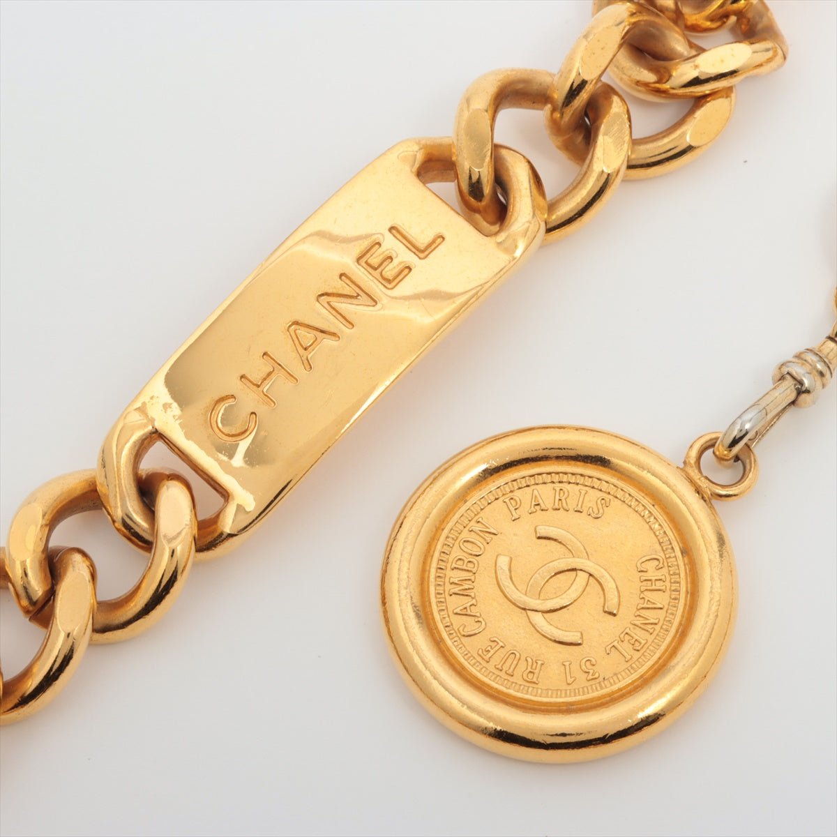 Second hand Chanel Medallion 31 Rue Cambon Chain Belt Gold - Tabita Bags