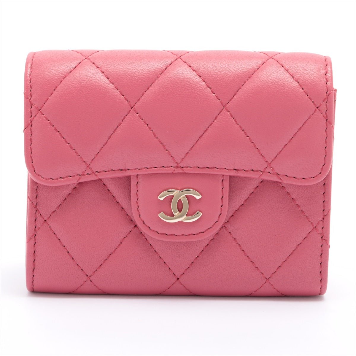 Second hand Chanel Mini Clutch With Chain in Pink Matelasse Lambskin and Gold - Tabita Bags