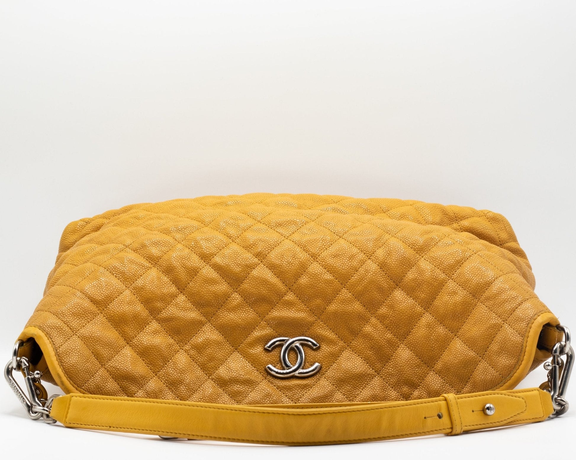 Second hand Chanel Shoulder Bag Yellow Caviar Leather - Tabita Bags