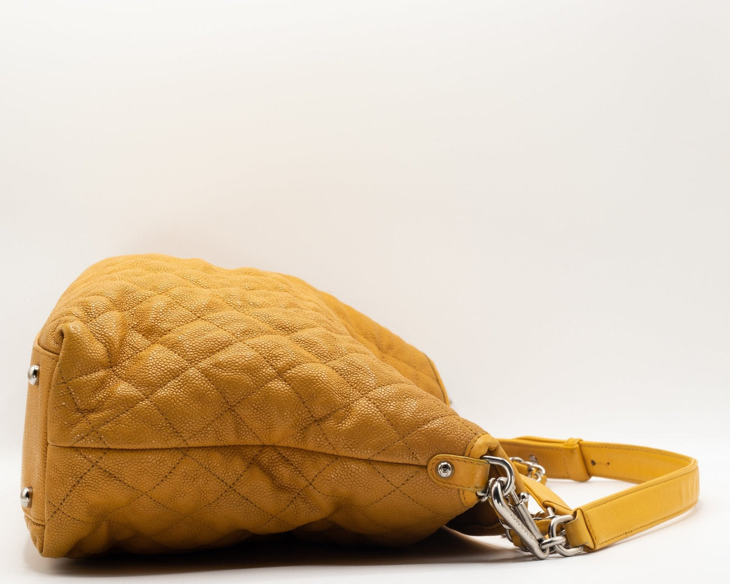 Second hand Chanel Shoulder Bag Yellow Caviar Leather - Tabita Bags