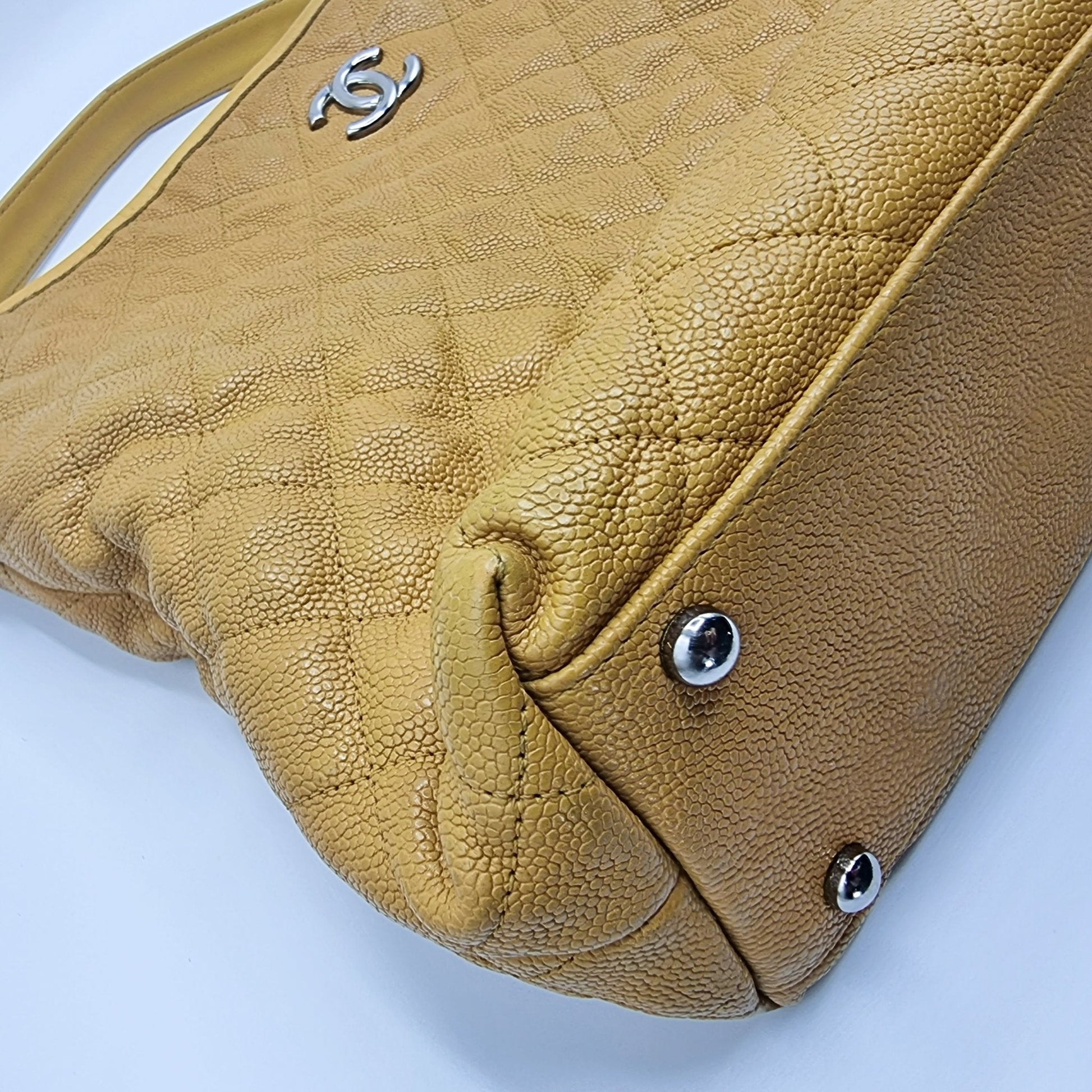 Second hand Chanel Shoulder Bag Yellow Caviar Leather - Tabita Bags