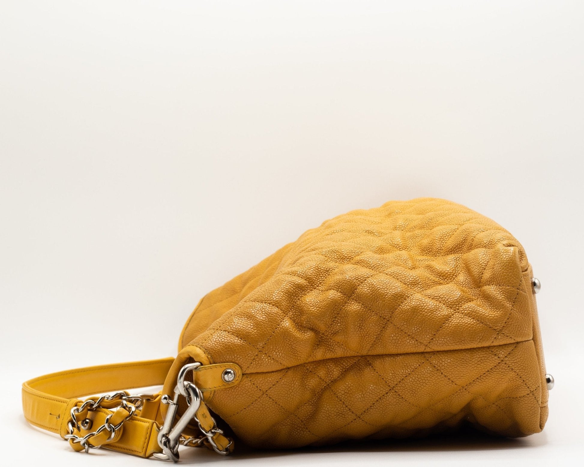 Second hand Chanel Shoulder Bag Yellow Caviar Leather - Tabita Bags