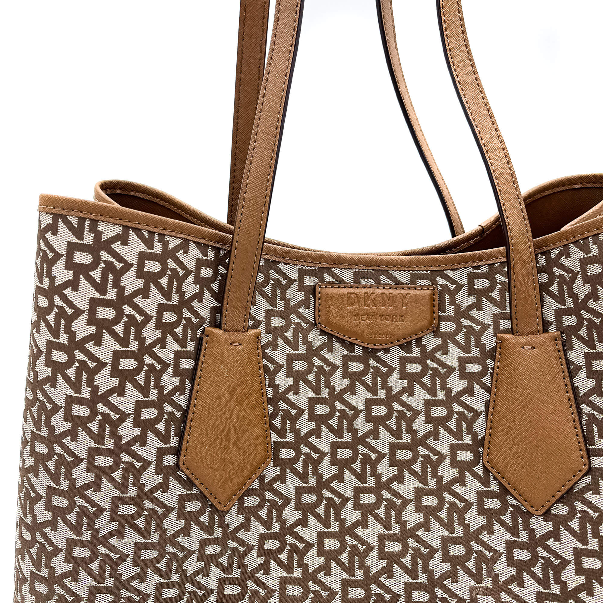 Women DKNY Bags for Sale in Kuwait - Handbags, Crossbody Bags : Ladies Purse  | OpenSooq