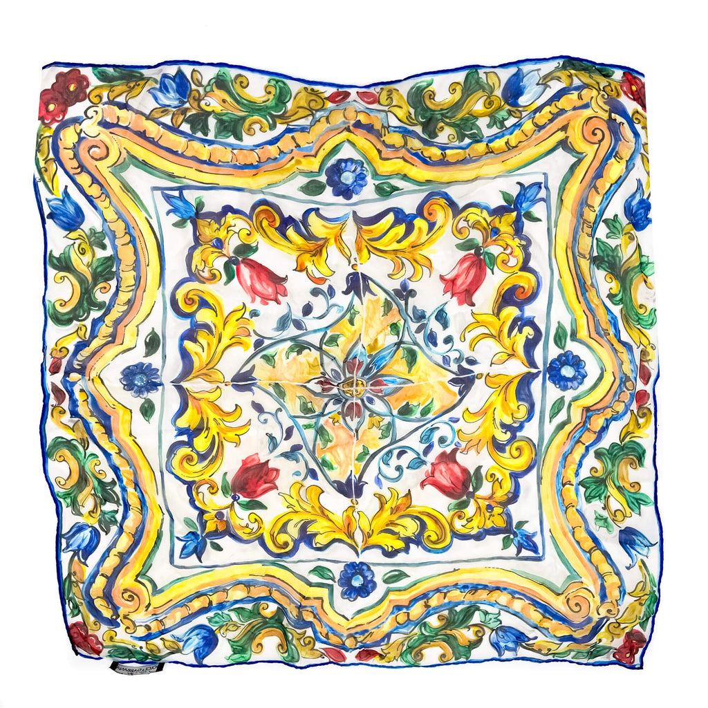 Second hand Dolce e Gabbana Majolica-Print Silk Foulard - Tabita Bags