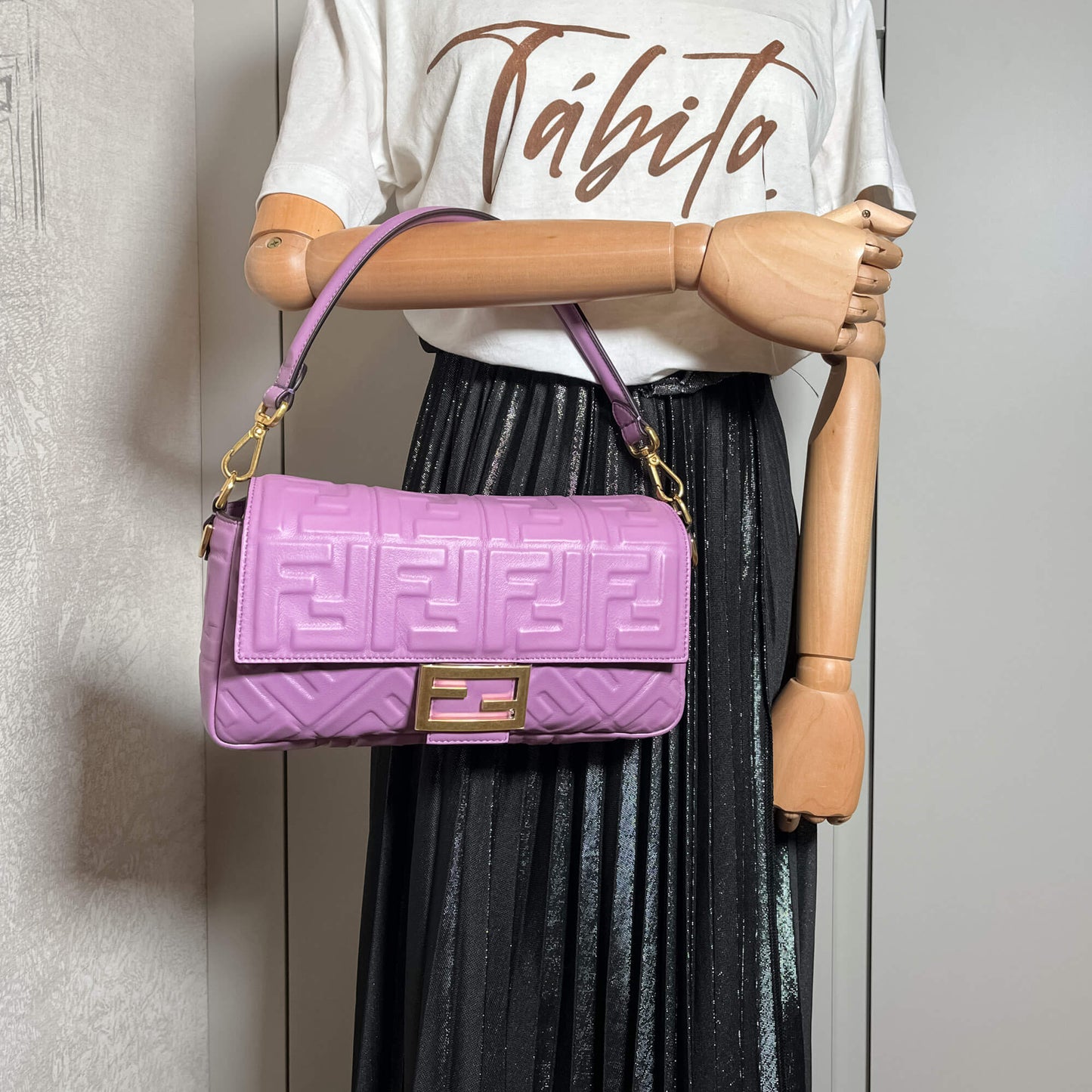 Second hand Fendi Baguette Medium FF Tridimensional Leather 2-Ways Baguette Bag Purple - Tabita Bags