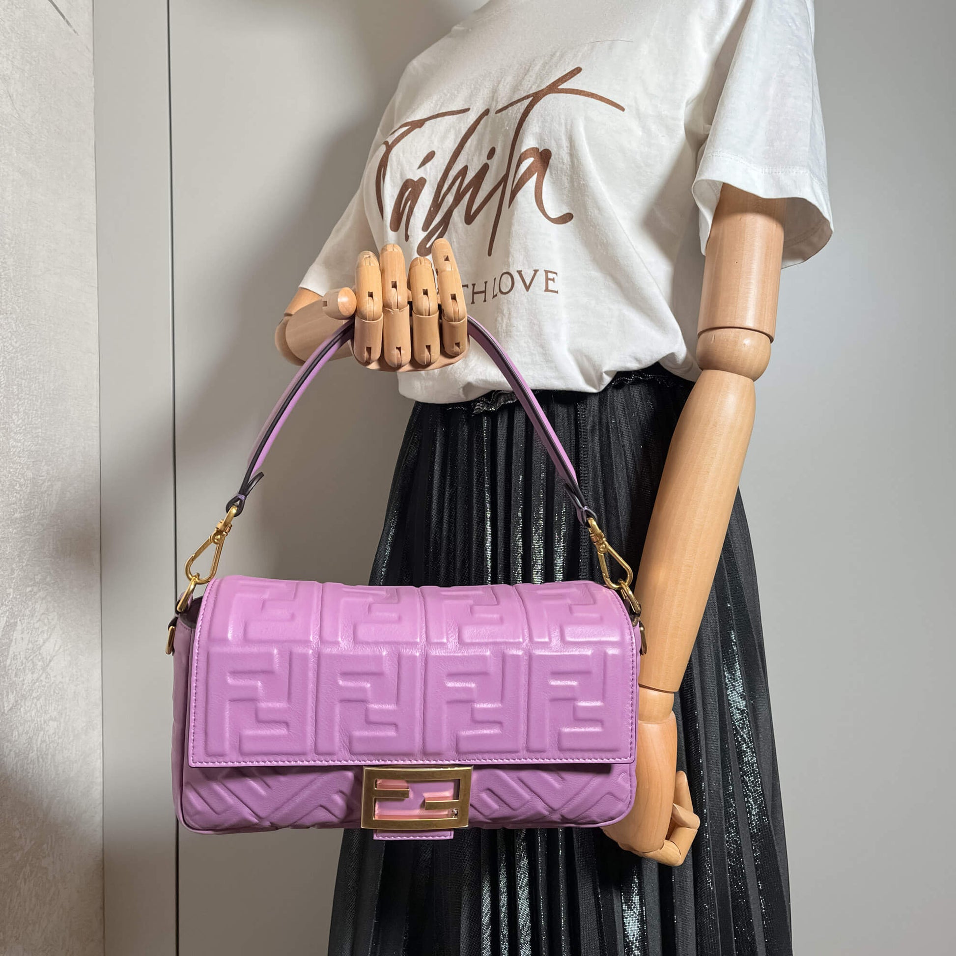 Second hand Fendi Baguette Medium FF Tridimensional Leather 2-Ways Baguette Bag Purple - Tabita Bags