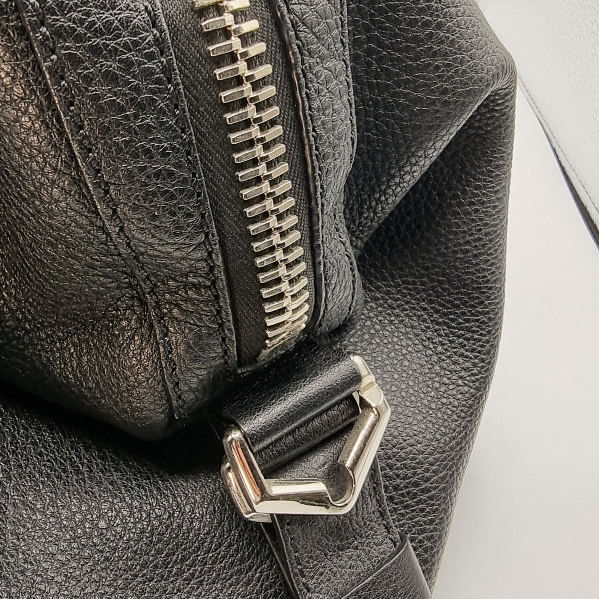 Second hand Givenchy Nightingail Large Black Grained Leather - Tabita Bags
