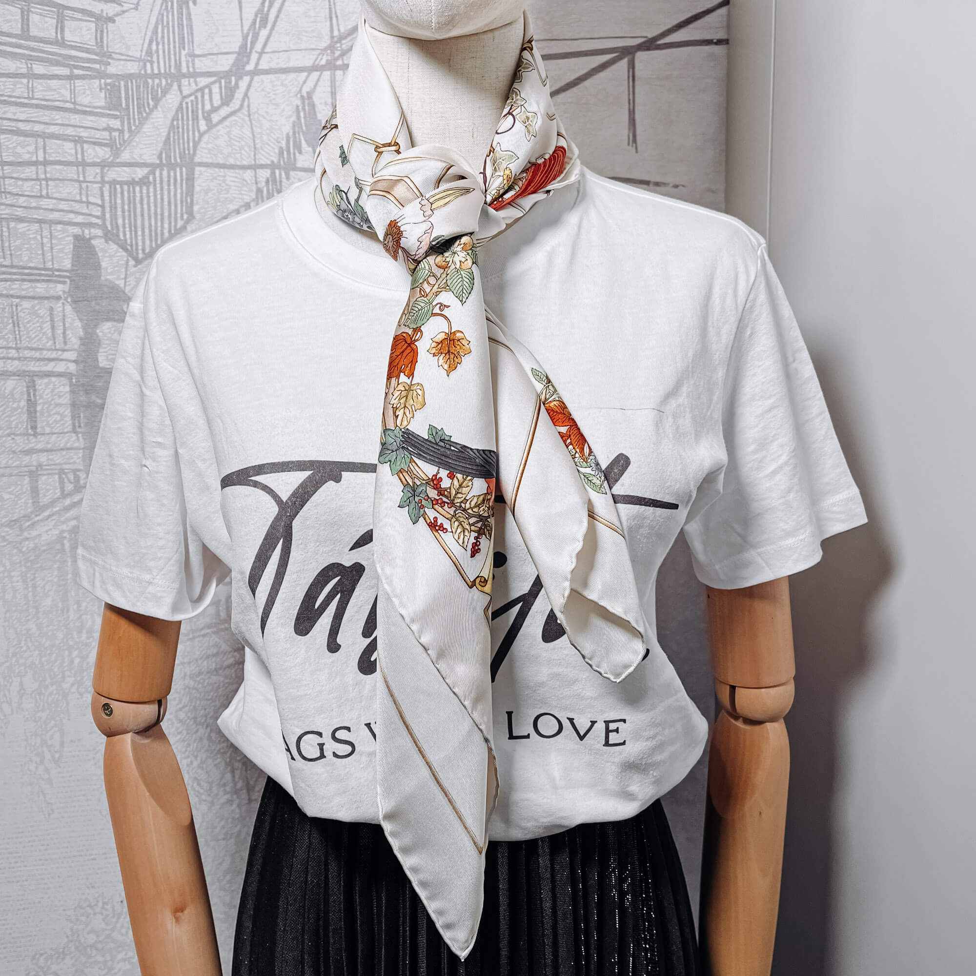 Gucci Floreal Foulard in Beige Silk Tabita Bags Tabita Bags with Love